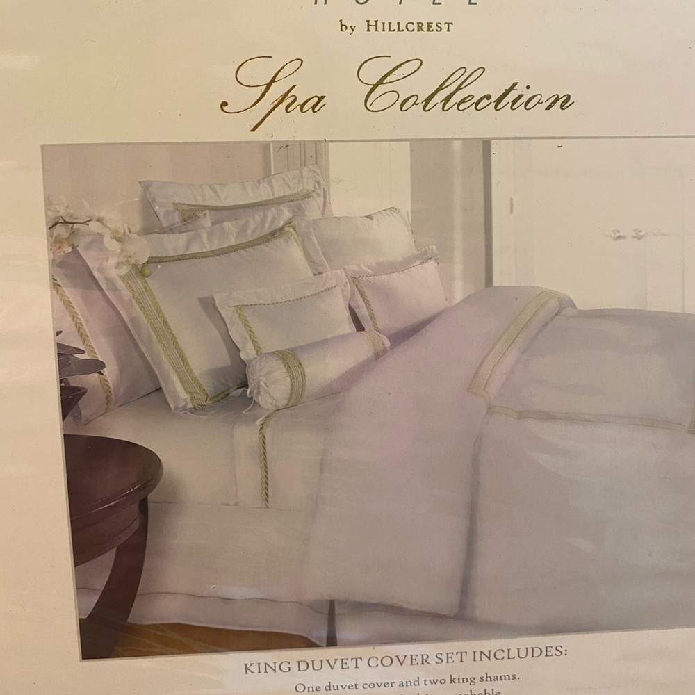 Hotel by Hilcrest SPA Collection , Duvet cover set ( includes 2 shams) KING